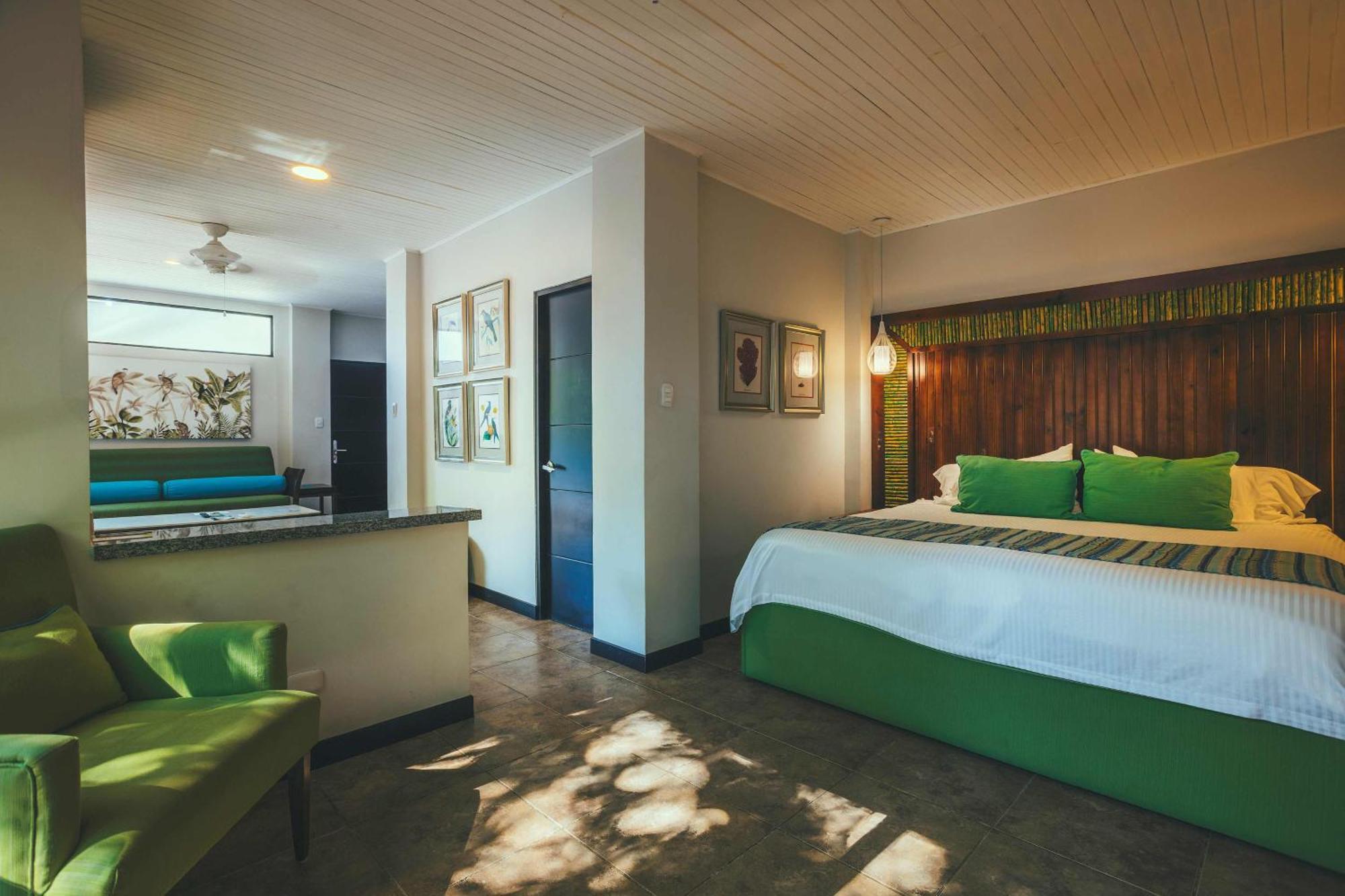 מנואל אנטוניו Jungle Vista Boutique Hotel מראה חיצוני תמונה